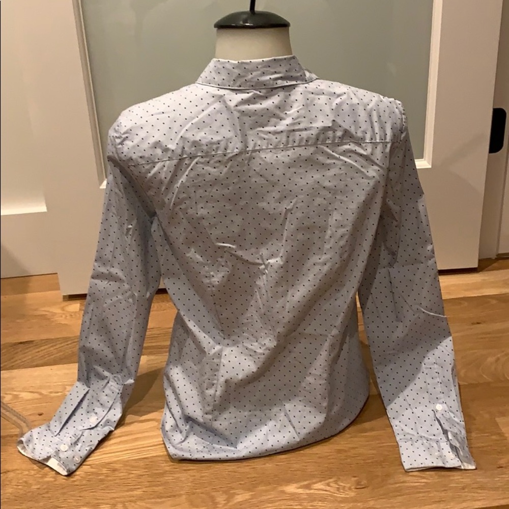Button down top! - Picture 2 of 6